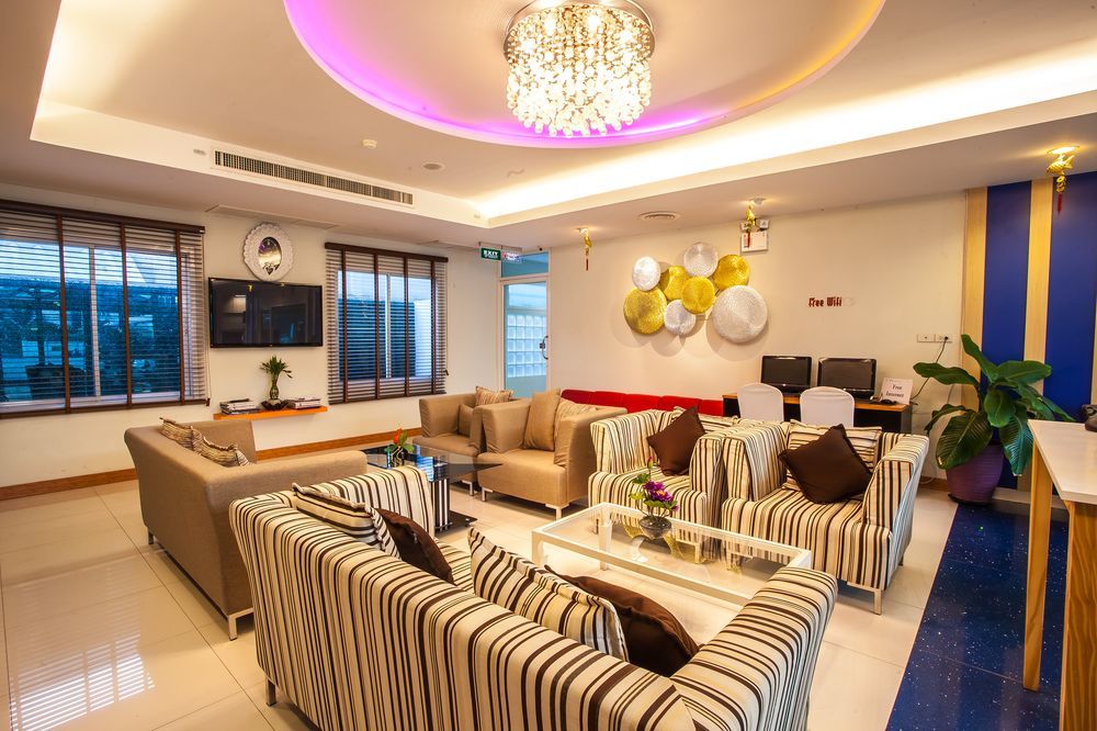 Oyo 234 Tara Grande Hotel & Spa Бангкок Екстер'єр фото