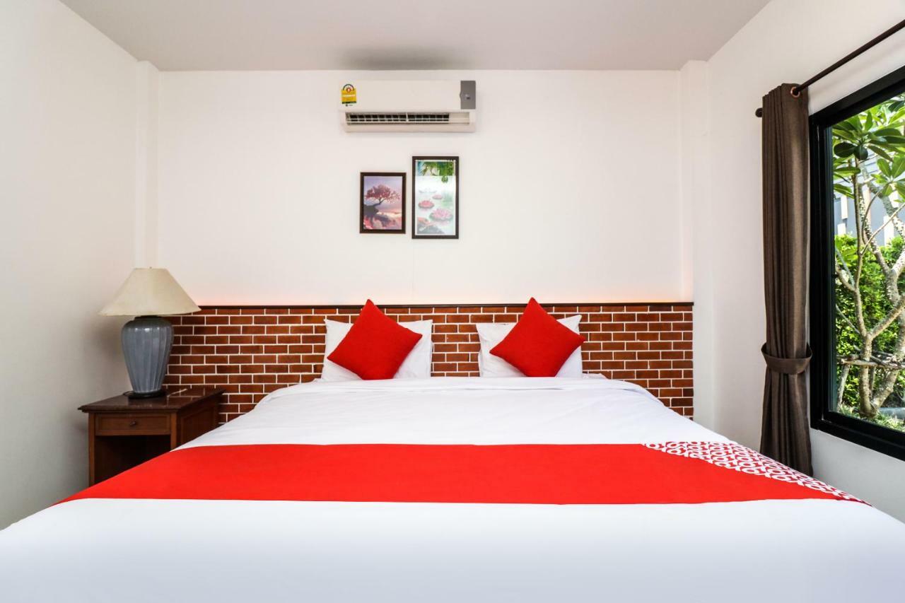 Oyo 234 Tara Grande Hotel & Spa Бангкок Екстер'єр фото