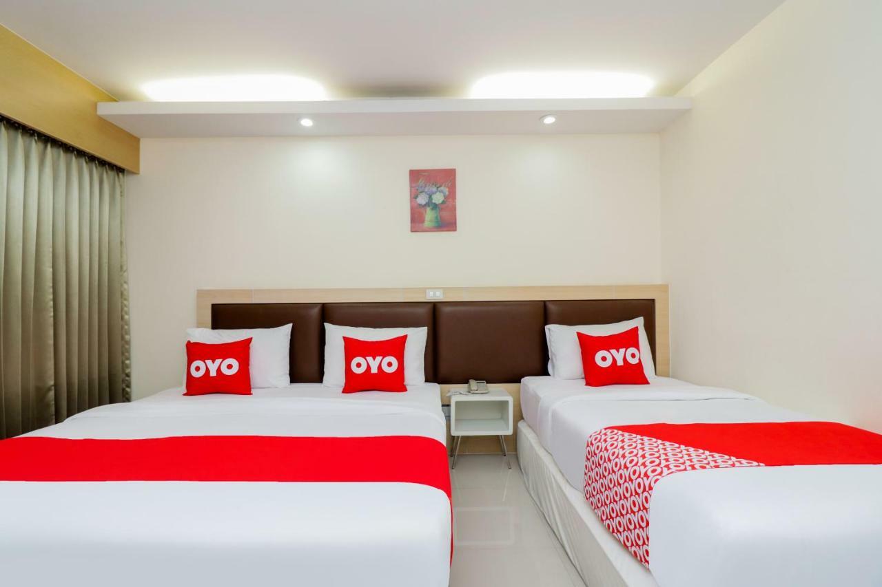 Oyo 234 Tara Grande Hotel & Spa Бангкок Екстер'єр фото