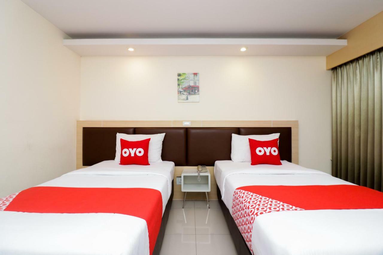 Oyo 234 Tara Grande Hotel & Spa Бангкок Екстер'єр фото