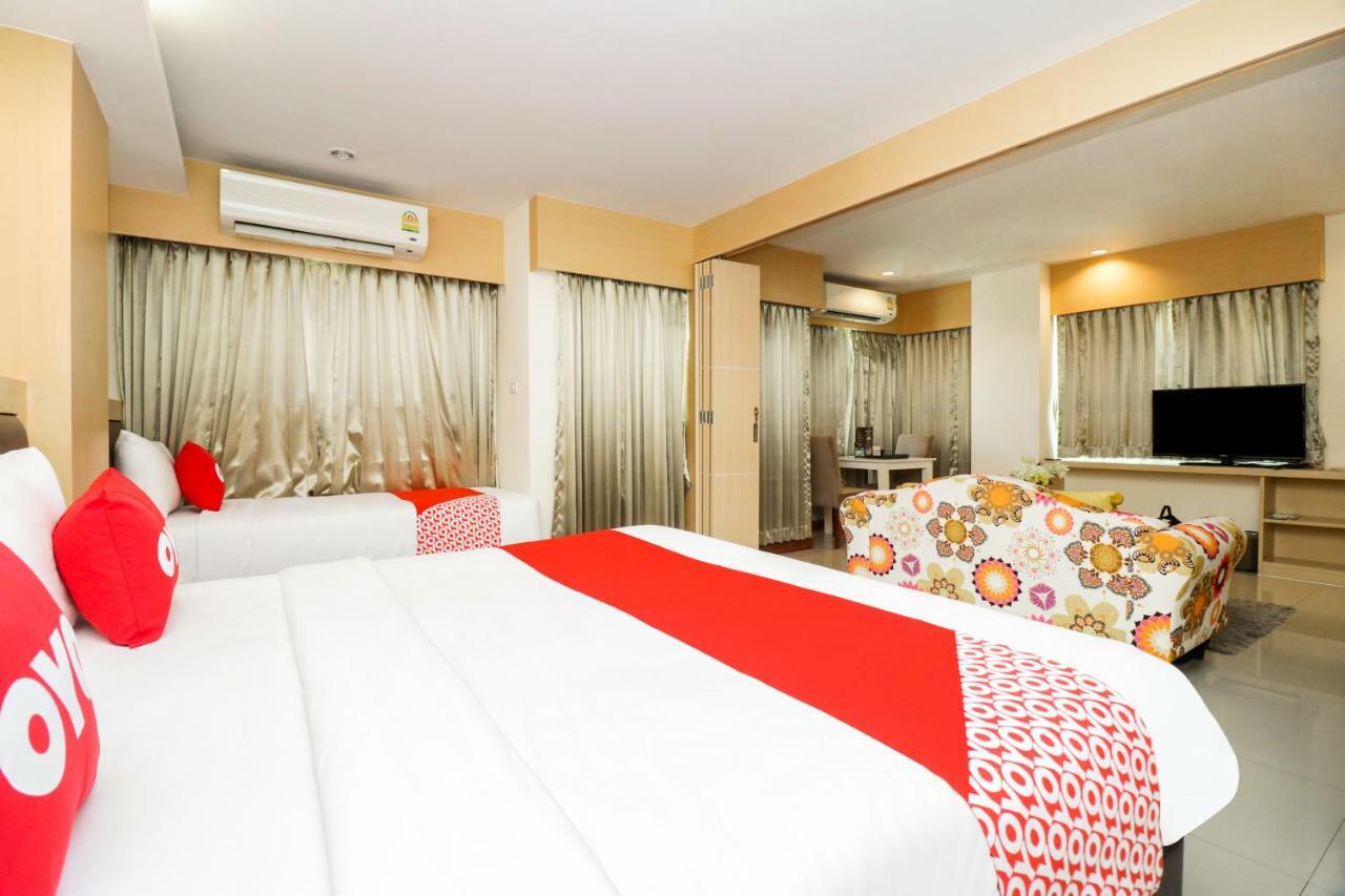 Oyo 234 Tara Grande Hotel & Spa Бангкок Екстер'єр фото