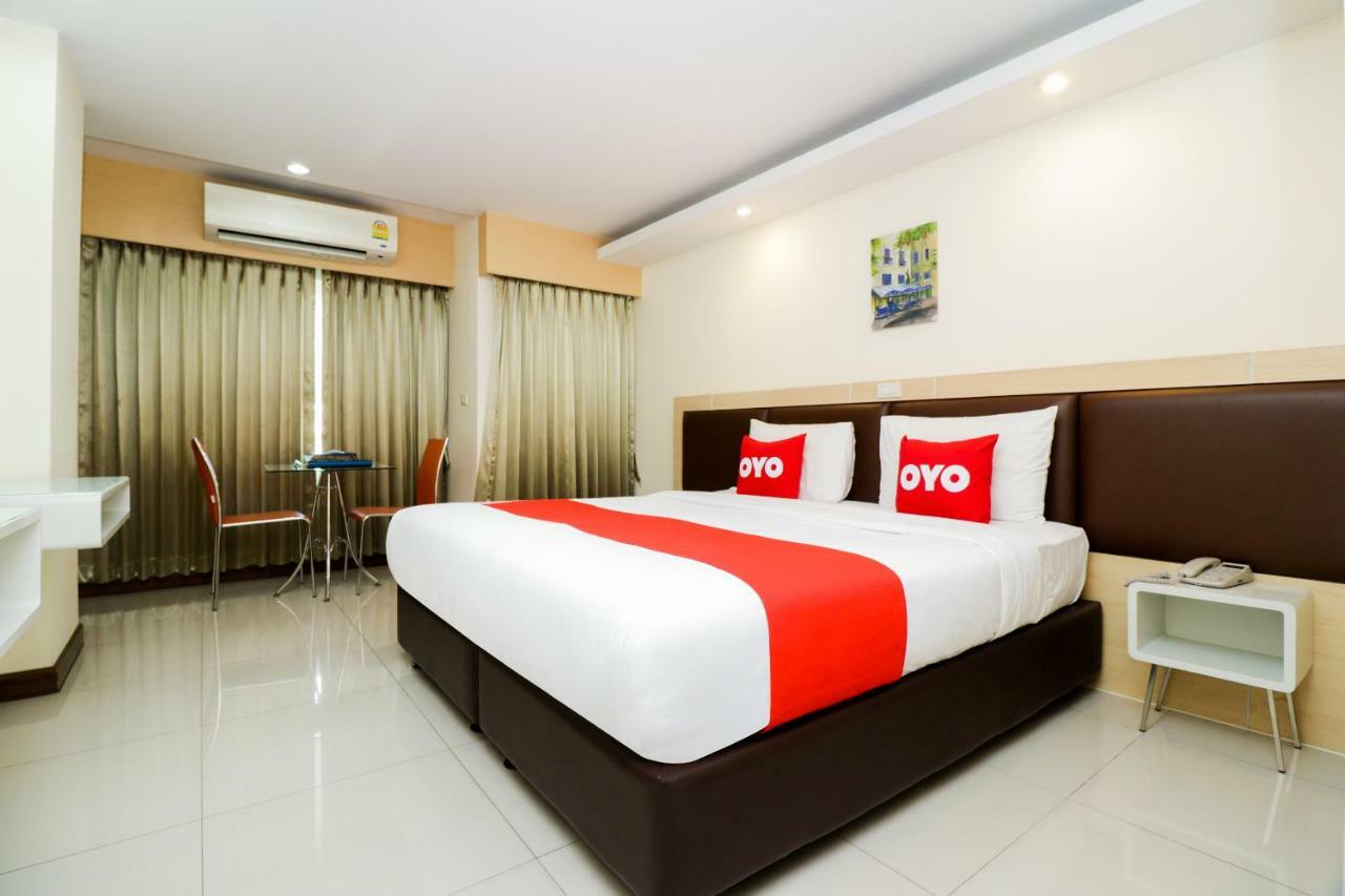 Oyo 234 Tara Grande Hotel & Spa Бангкок Екстер'єр фото