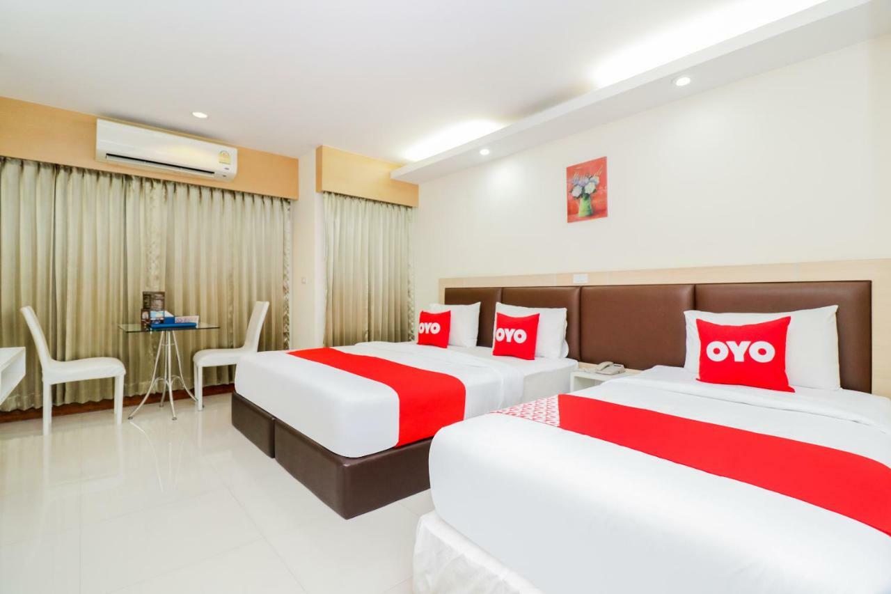 Oyo 234 Tara Grande Hotel & Spa Бангкок Екстер'єр фото