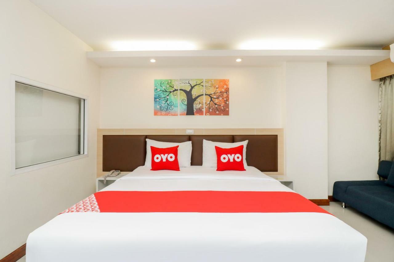 Oyo 234 Tara Grande Hotel & Spa Бангкок Екстер'єр фото