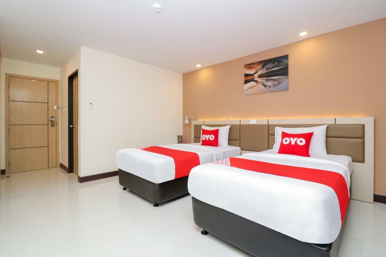 Oyo 234 Tara Grande Hotel & Spa Бангкок Екстер'єр фото
