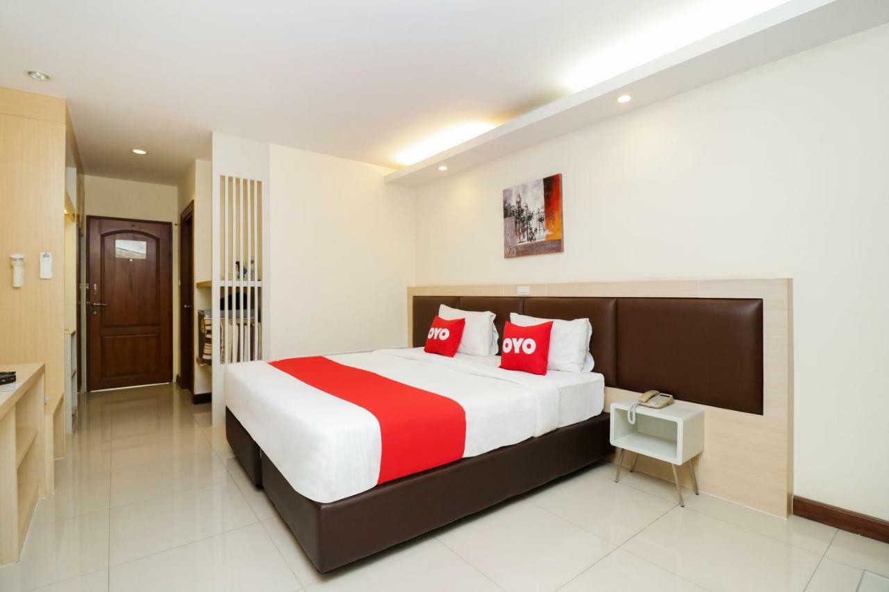 Oyo 234 Tara Grande Hotel & Spa Бангкок Екстер'єр фото