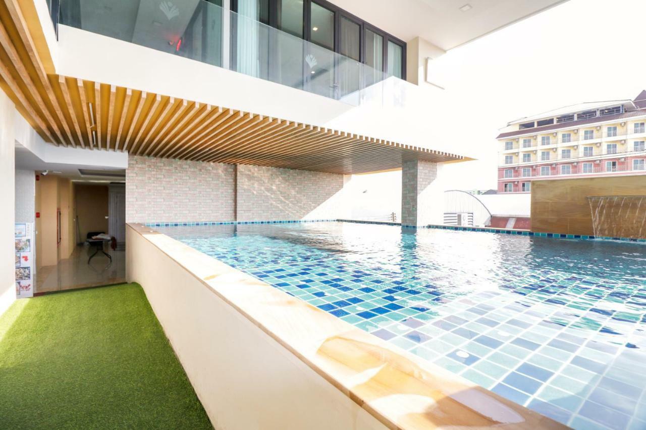 Oyo 234 Tara Grande Hotel & Spa Бангкок Екстер'єр фото