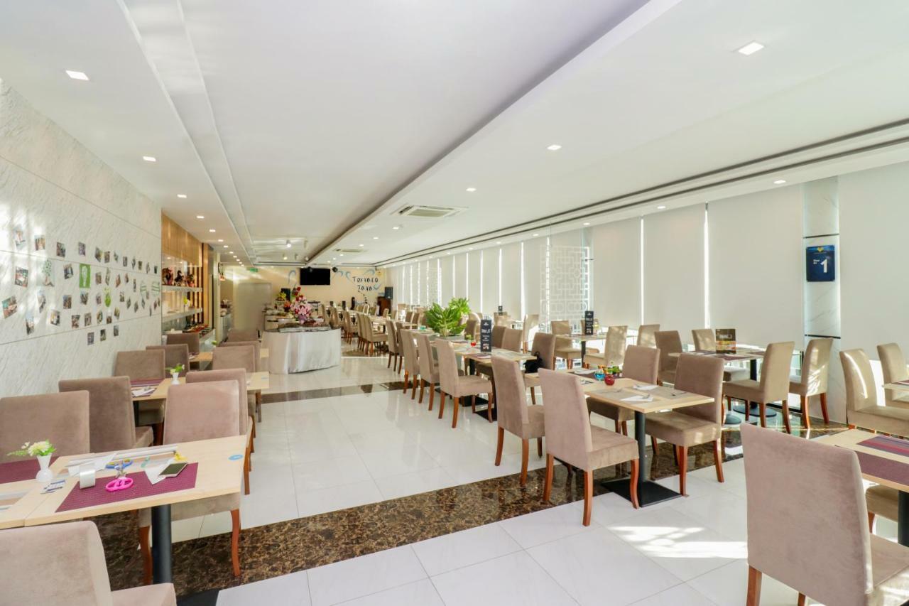 Oyo 234 Tara Grande Hotel & Spa Бангкок Екстер'єр фото
